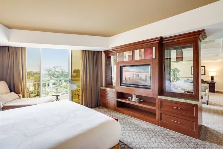 Room 3 of 91
